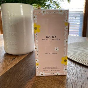 Daisy Marc Jacobs